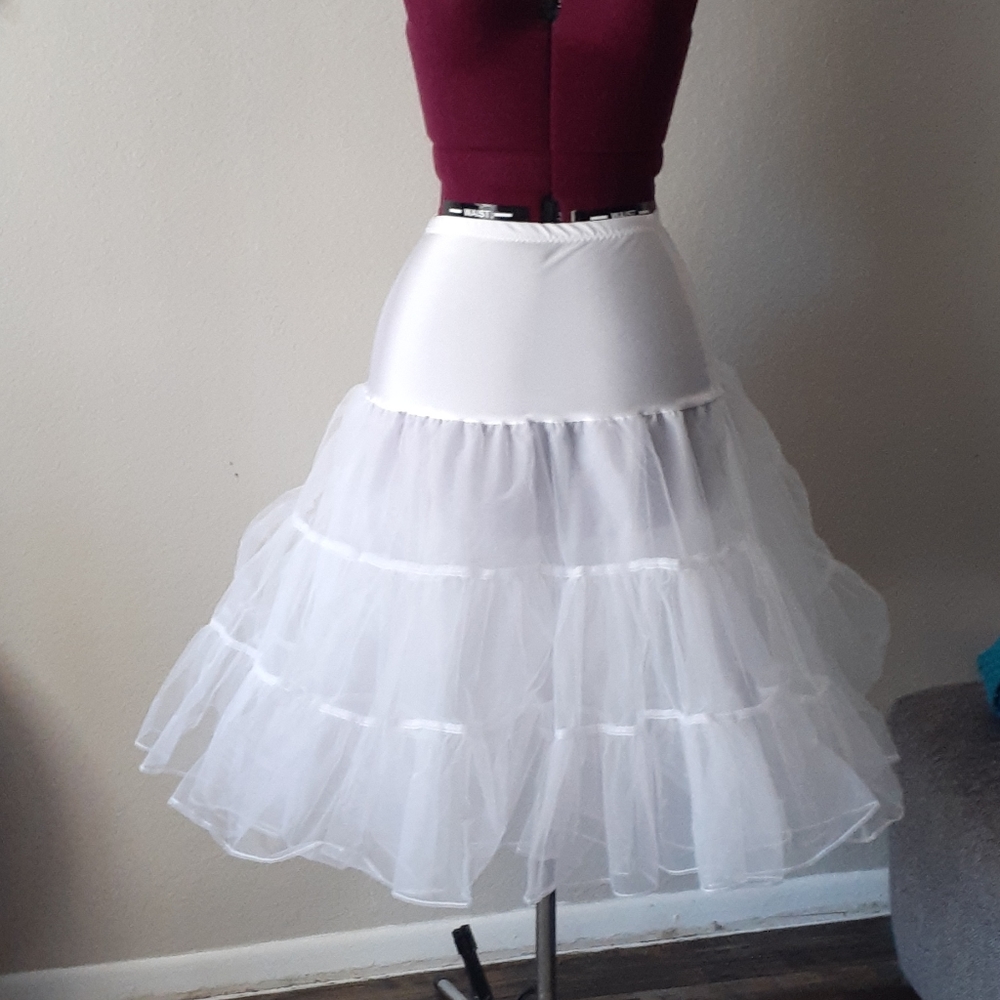 NWOT White Petticoat Under Skirt 1950s